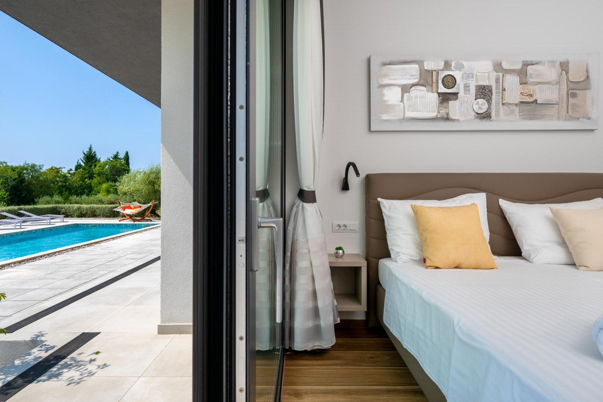 Martincic Residence - 5 Stars Luxury With Pool Heating On 4000M2 Rakalj المظهر الخارجي الصورة